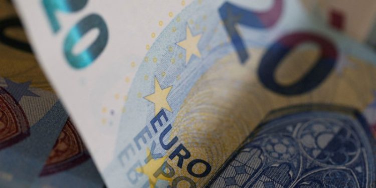 Euro mayfind brief relief from dollar if seasonal trends strike again: BofA