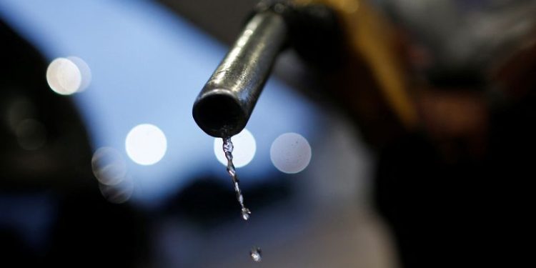 Exxon mulls $1 bln sale ofSingapore gas stations- Bloomberg