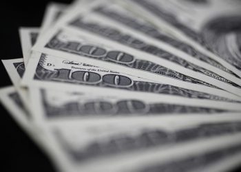 Dollar’s flying start to the year to reverse course in H2, UBS says