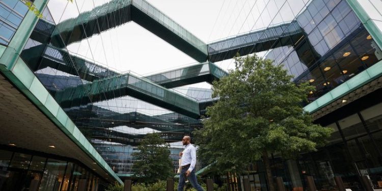 Fannie Mae, Freddie Mac shares surge after federal agencies reveal privatization path