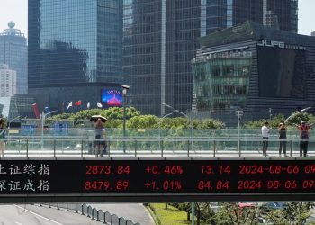 Bonds remain under pressure as European stocks recover