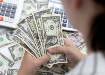 US dollar stranglehold on global FX sets stage for euro parity – Reuters Poll