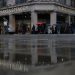 UK consumer confidence falters after Christmas splurge