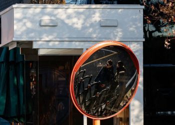 South Korean presidential security chief to appear for questioning by police on Friday