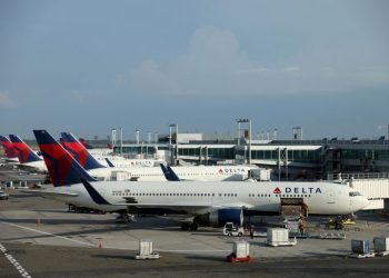Delta forecasts strongest profit in its 100-year history