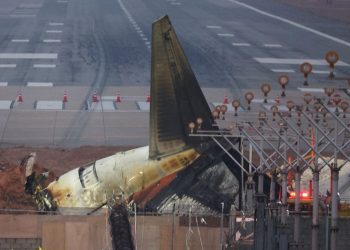 South Korea Jeju Air jet black boxes stopped recording 4 minutes before crash, ministry says