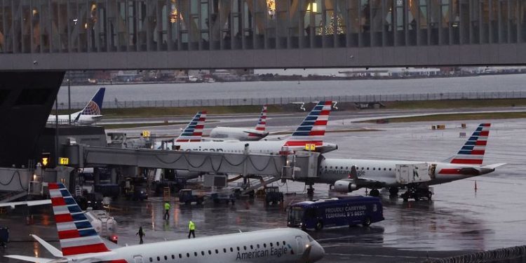 Projected air travel growth runs counter to climate goals, study says
