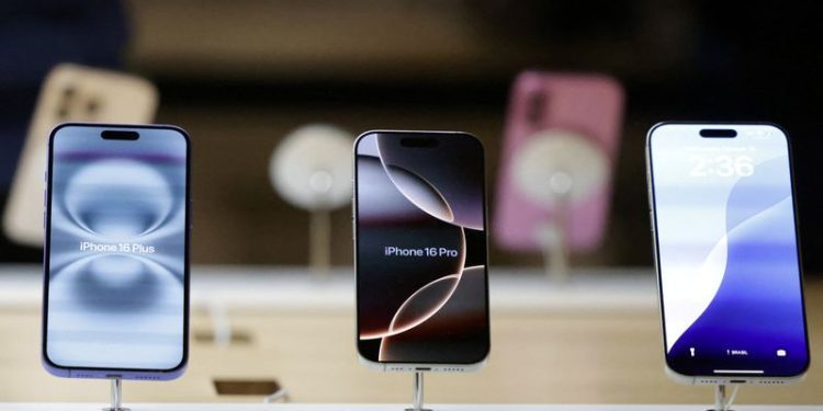 Apple, Samsung smartphone shipments fall in fourth quarter as China competition bites, IDC says
