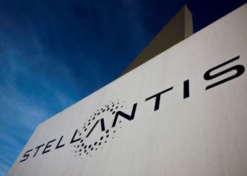 Stellantis fourth quarter shipments fall 9% y/y