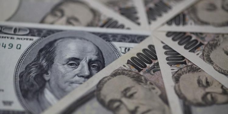 Asia FX muted as dollar stays near 2-yr peak amid rates, tariffs speculation