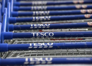Tesco sees strong Christmas sales, maintains guidance