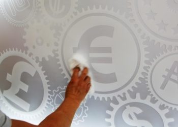 British pound slides amidst rising gilt yields and fiscal concerns