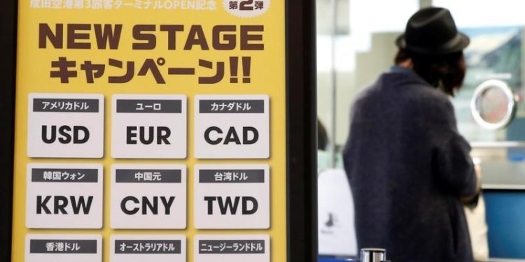 British pound extends losing streak on first trading day