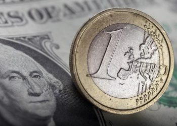 Dollar on back foot; euro awaits key inflation release
