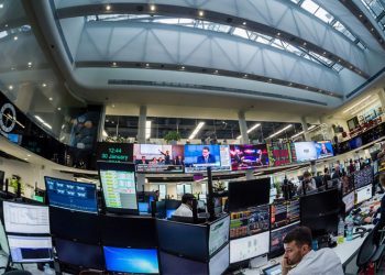 Russia stocks higher at close of trade; MOEX Russia Index up 1.77%