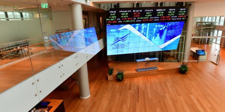 Israel stocks higher at close of trade; TA 35 up 0.07%
