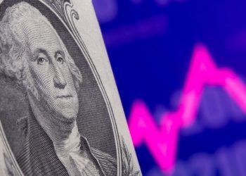 Canadian dollar seen strengthening as Trudeau faces growing calls to step down