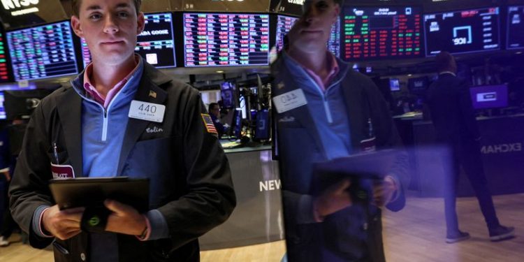 Stephens starts on Mister Car Wash with equal-weight, $8 target