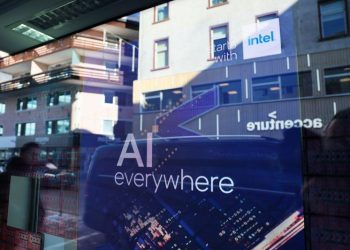 Build exposure to quality AI stocks via buy-the-dip strategy: UBS