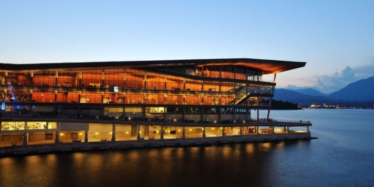 VRIC 2025: Experts Tout Hard Assets, Energy as Sure Bets Amid Uncertainty